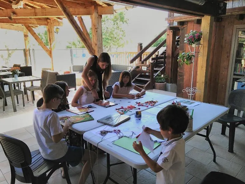 Campsite Camping Le Luberon Apt
