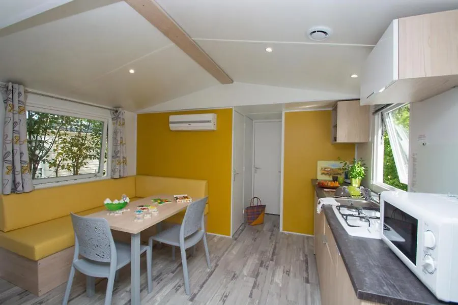Campsite Camping Le Luberon Apt France
